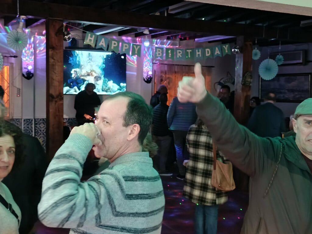 DJ
